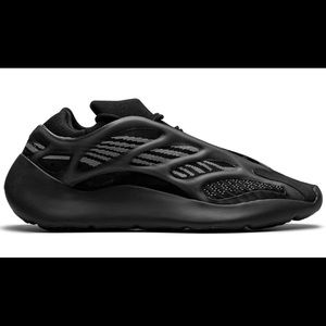 YEEZY 700 V3 Alvah size 6